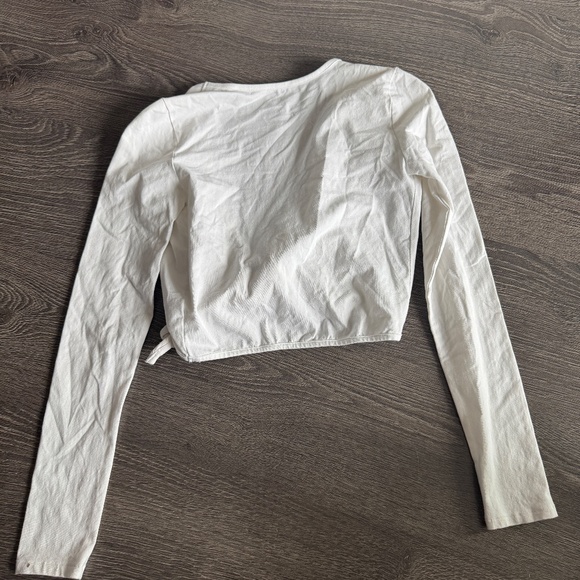 Sunday Best (Aritzia) White Long Sleeve Tie Front Top – Size S - Picture 4 of 6